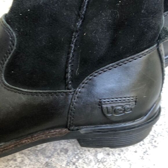 Uggs   - Picture 4 of 5
